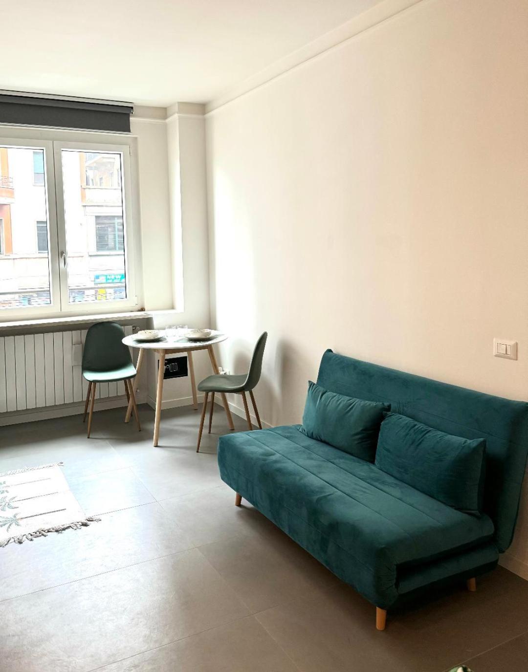 Rainbow Flat- Monolocale Luminoso Apartment Milan